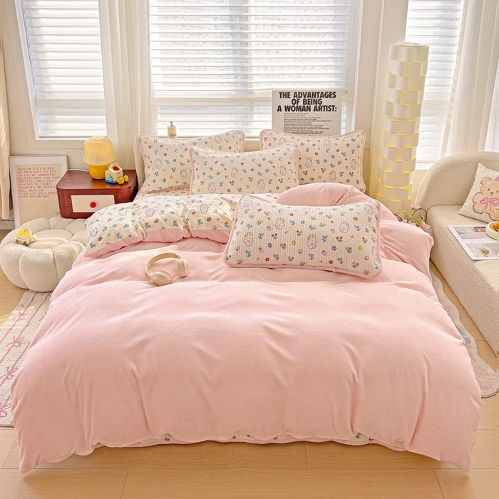 91家纺网 家纺一手货源 找家纺 2024新款水洗全棉牛奶绒床盖四件套 元气兔兔