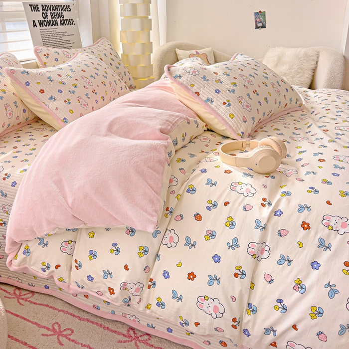 91家纺网 家纺一手货源 找家纺 2024新款水洗全棉牛奶绒床盖四件套 元气兔兔