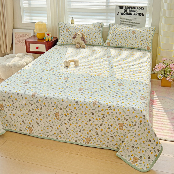 91家纺网 家纺一手货源 找家纺 2024新款水洗全棉牛奶绒床盖三件套 朵朵熊