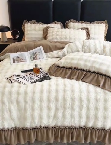 91家纺网 家纺一手货源 找家纺 米莱家纺 2024新款兔毛法式花边牛奶绒四件套 泡芙白咖