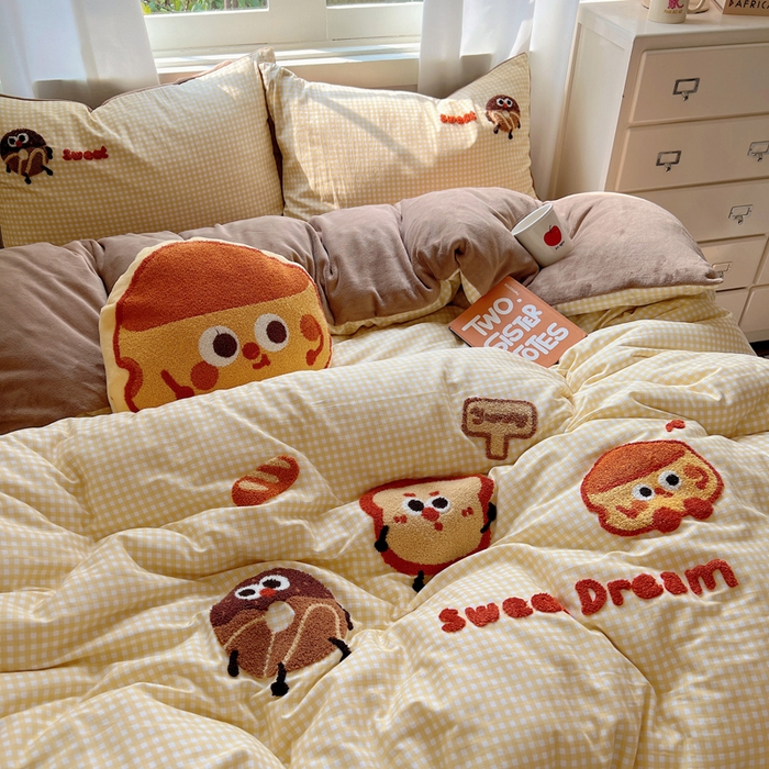 91家纺网 家纺一手货源 找家纺 2025新款牛奶绒+全棉毛巾绣四件套 甜甜圈