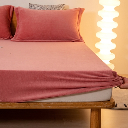 91家纺网 家纺一手货源 找家纺 （总）金喜 2025新款200g牛奶绒单床笠高克重牛奶绒单品床笠