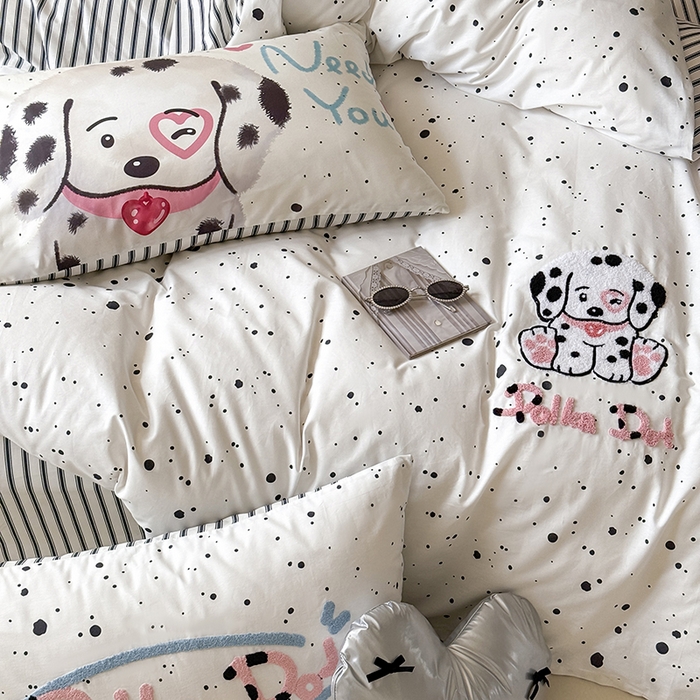 91家纺网 家纺一手货源 找家纺 2024春季新品毛巾绣13370全棉卡通系列四件套 斑点狗