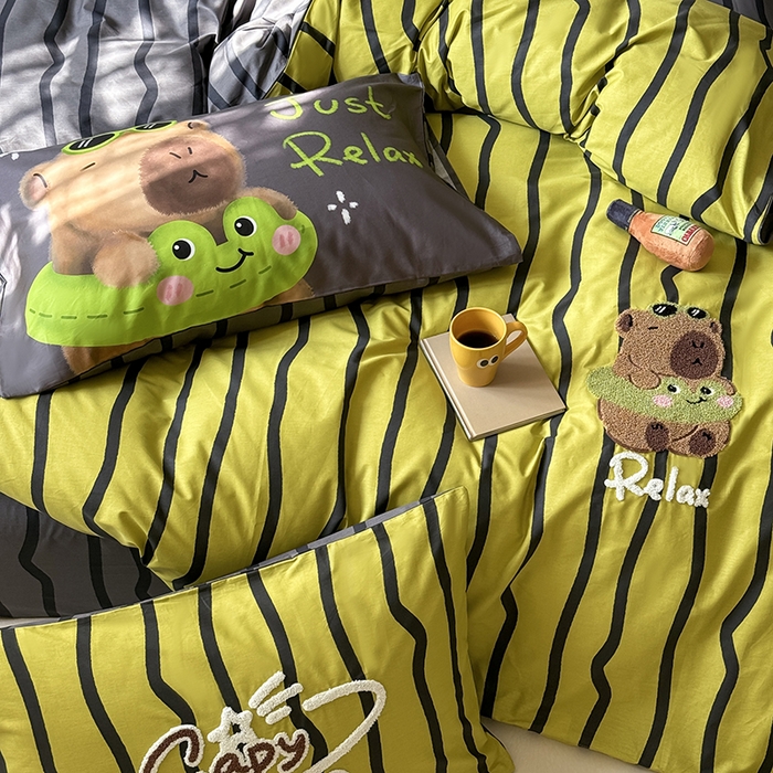 91家纺网 家纺一手货源 找家纺 2024春季新品毛巾绣13370全棉卡通系列四件套 卡皮巴拉