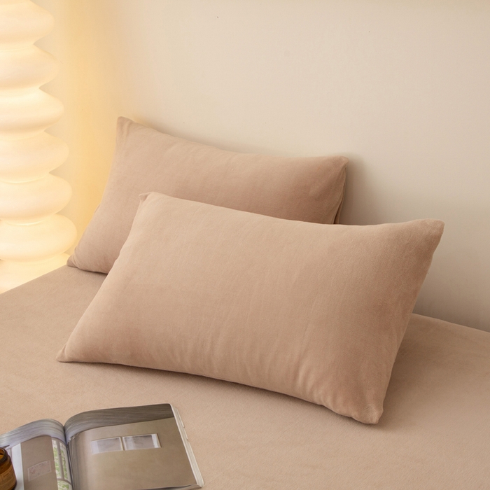 91家纺网 家纺一手货源 找家纺 首爱家纺 2025新款舒适纯色牛奶绒床笠 茶咖色