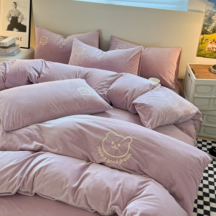 yyds网供 【场景一】短绒小熊刺绣水晶绒四件套轻奢秋冬牛奶绒简约-小熊系列 小熊-浅紫