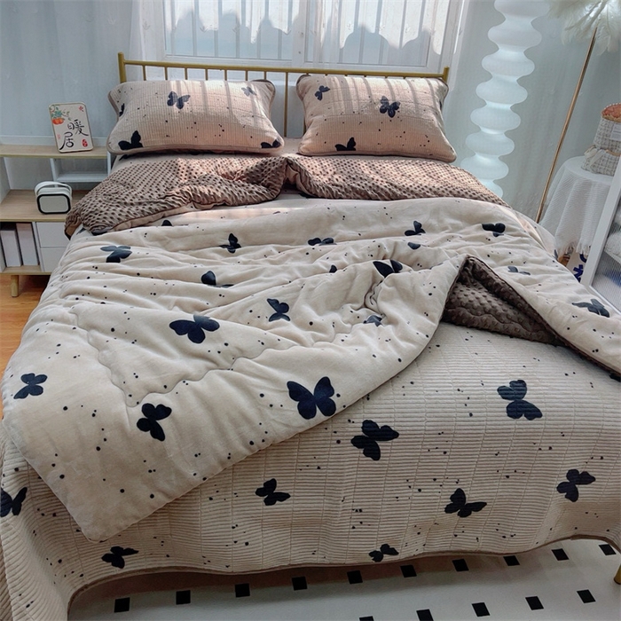 91家纺网 家纺一手货源 找家纺 暖居 2024新款牛奶绒豆豆被床盖四件套 幻蝶