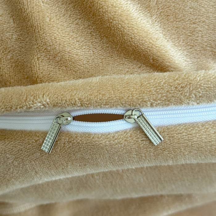 91家纺网 家纺一手货源 找家纺 7V 2024新款单件被套A纯棉B牛奶绒轻奢大宽边一字绣A类133*76全棉喷气宽幅长绒棉高克重全工艺牛奶绒 卉雅