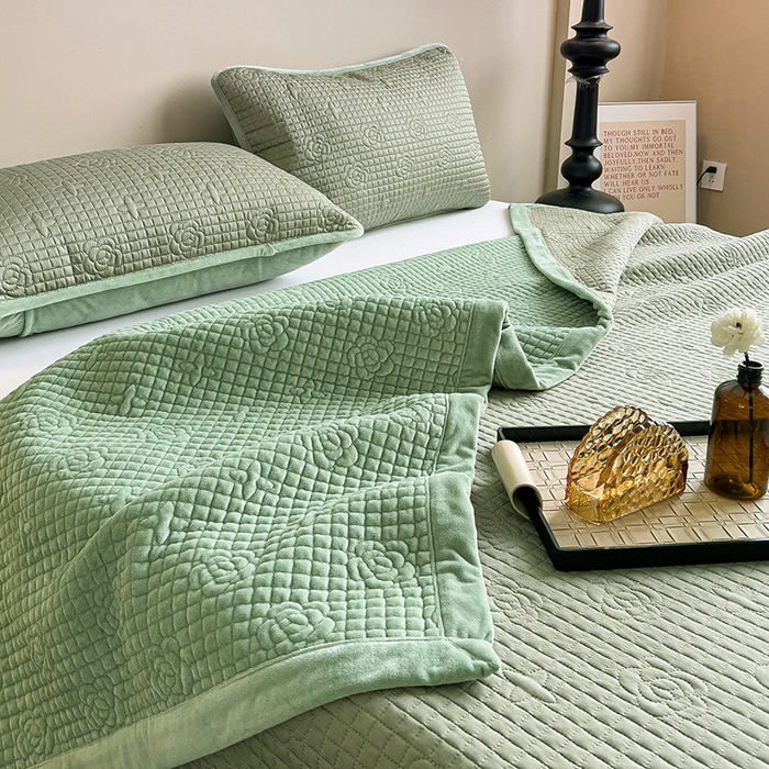 91家纺网 家纺一手货源 找家纺 羽爱家纺 2024新款A类莫代尔宝宝绒床盖三件套 艾绿