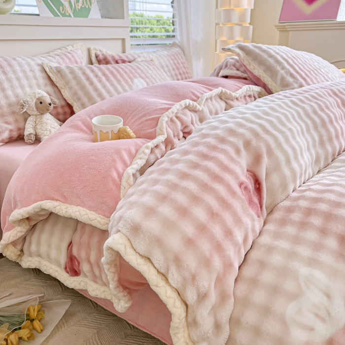 91家纺网 家纺一手货源 找家纺 金喜 2024新款泡泡牛奶绒四件套-欧帝莎 泡泡牛奶绒-爱心粉