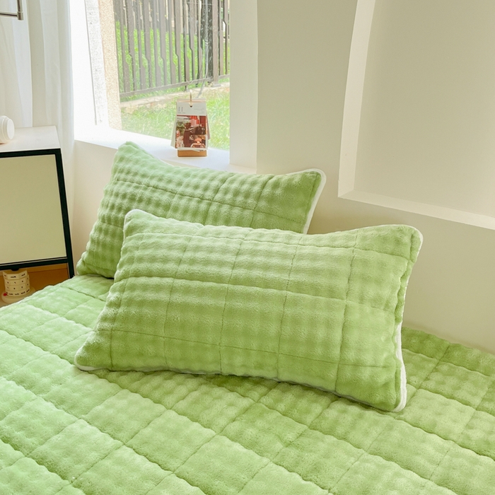 91家纺网 家纺一手货源 找家纺 卡伦家纺 2025新款兔毛绒高克重保暖床垫床褥 薄荷绿