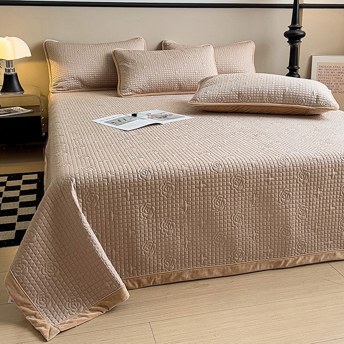 91家纺网 家纺一手货源 找家纺 羽爱家纺 2024新款A类莫代尔宝宝绒床盖三件套 卡其色