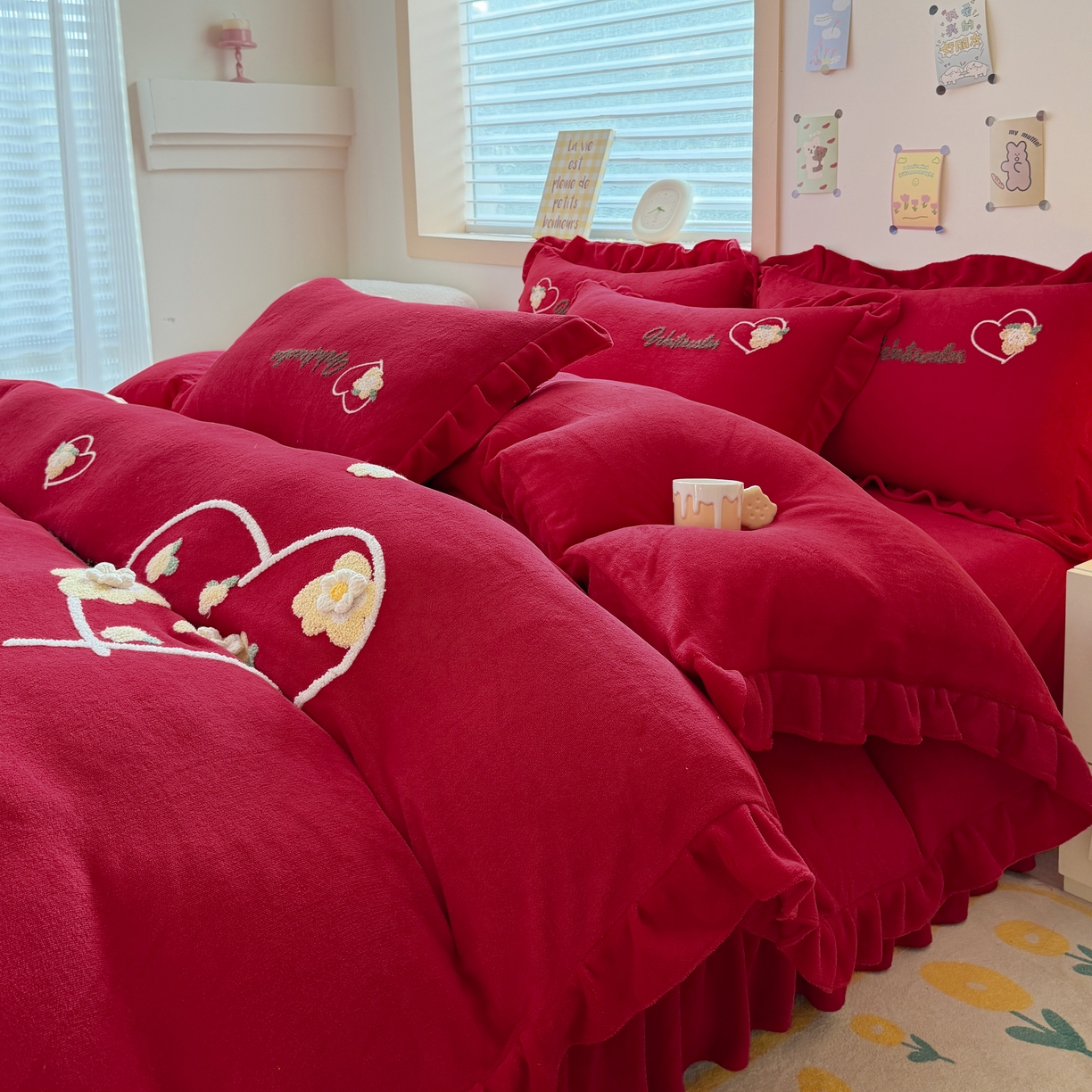 91家纺网 家纺一手货源 找家纺 金米诺 2024新款牛奶绒毛巾绣四件套 大红