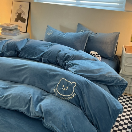 yyds网供 【场景一】短绒小熊刺绣水晶绒四件套轻奢秋冬牛奶绒简约-小熊系列 小熊-宝兰