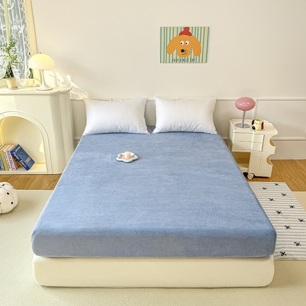 觅妮家纺 2025新款全消光200g保暖牛奶绒纯色简约款床笠 雾霾蓝