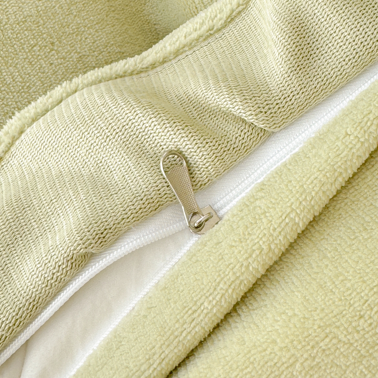 91家纺网 家纺一手货源 找家纺 金米诺 2024新款牛奶绒毛巾绣四件套 豆绿