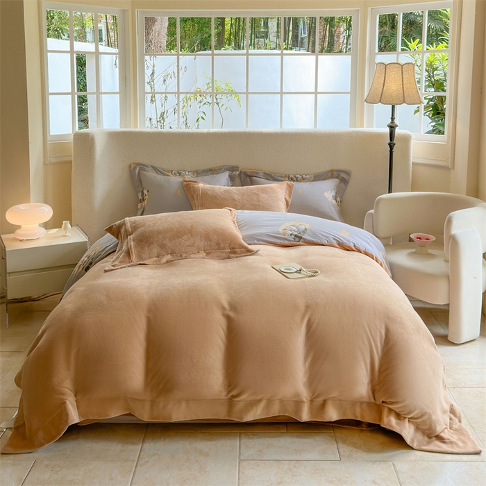 91家纺网 家纺一手货源 找家纺 7V 2024新款单件被套A纯棉B牛奶绒轻奢大宽边一字绣A类133*76全棉喷气宽幅长绒棉高克重全工艺牛奶绒 梦天使