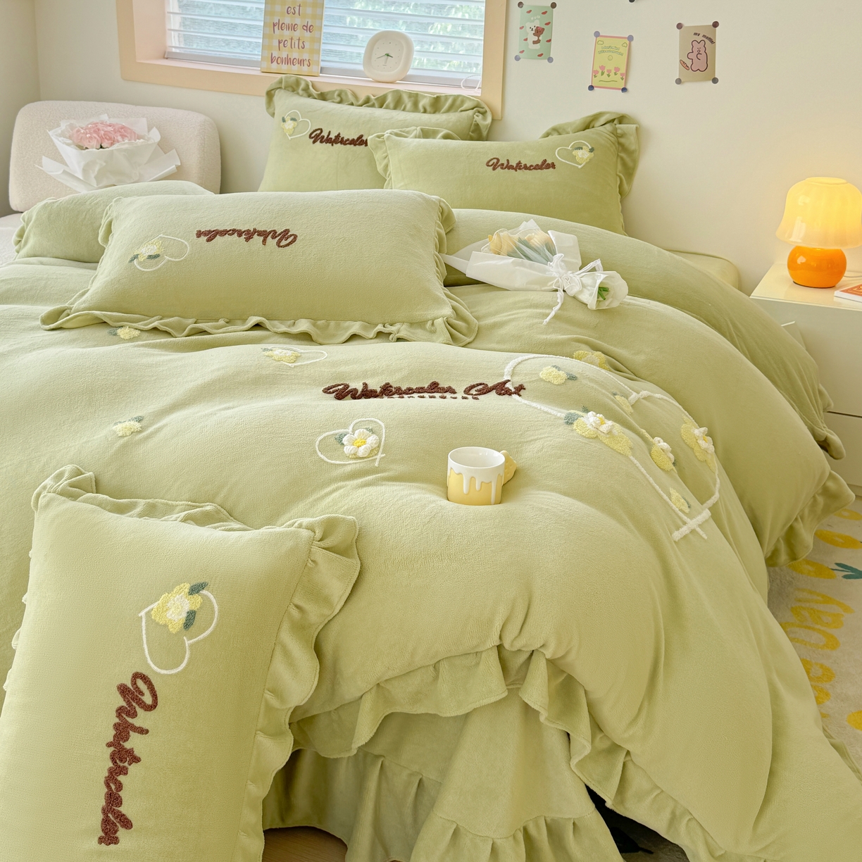 91家纺网 家纺一手货源 找家纺 金米诺 2024新款牛奶绒毛巾绣四件套 豆绿