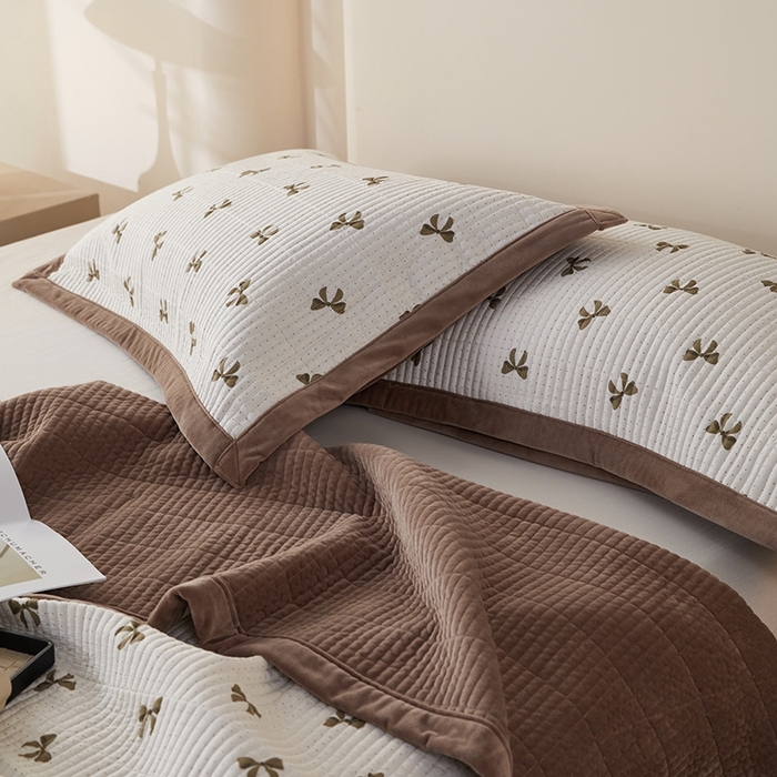 91家纺网 家纺一手货源 找家纺 莎果家纺 2025秋冬一面天丝一面绒高温砂洗床盖三件套 小香风-咖