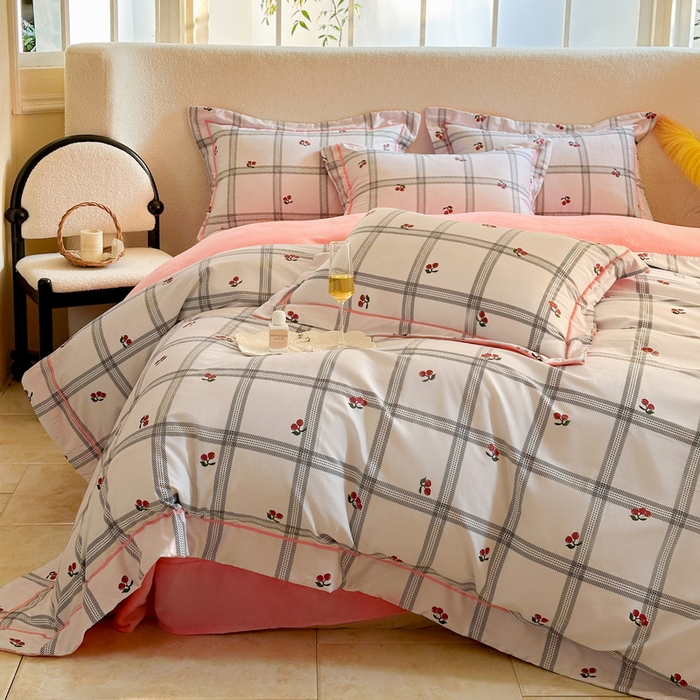 91家纺网 家纺一手货源 找家纺 7V 2024新款单件被套A纯棉B牛奶绒轻奢大宽边一字绣A类133*76全棉喷气宽幅长绒棉高克重全工艺牛奶绒 樱桃丸子