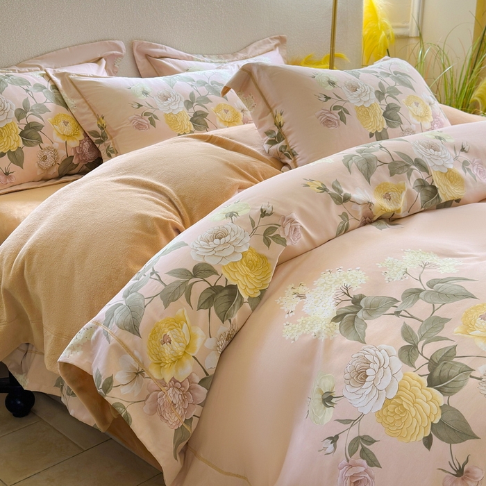 91家纺网 家纺一手货源 找家纺 7V 2024新款单件被套A纯棉B牛奶绒轻奢大宽边一字绣A类133*76全棉喷气宽幅长绒棉高克重全工艺牛奶绒 花绘-粉