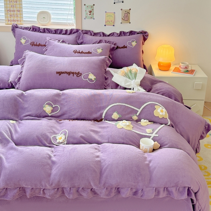 91家纺网 家纺一手货源 找家纺 金米诺 2024新款牛奶绒毛巾绣四件套 紫色