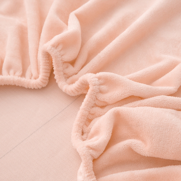 91家纺网 家纺一手货源 找家纺 棉乐町家居 2025新款舒适纯色牛奶绒床笠 绯玉色