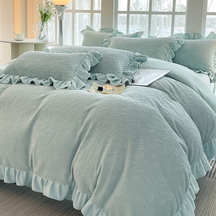 91家纺网 家纺一手货源 找家纺 （总）秋冬新款9斤重保暖雕花牛奶绒四件套加厚珊瑚绒宝宝绒拼接法式被套床单床笠床上用品