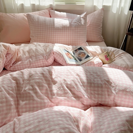 91家纺网 家纺一手货源 找家纺 繁花家居 2024新款简约格子水洗棉四件套系列 粉小格