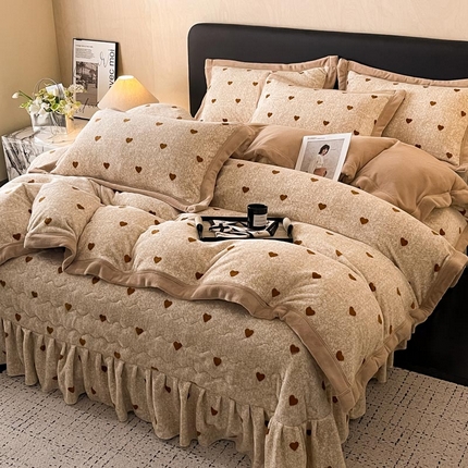 91家纺网 家纺一手货源 找家纺 （总）茉保家纺 2025新款包边款印花牛奶绒床盖四件套