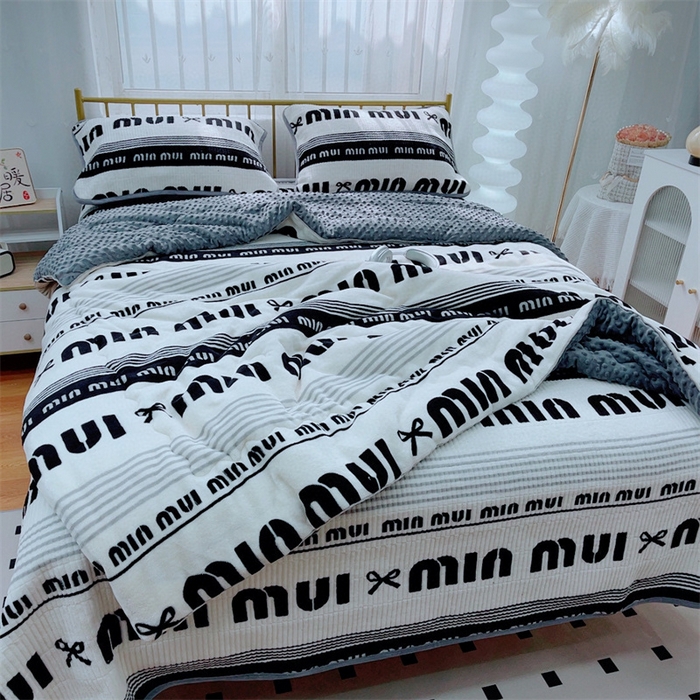 91家纺网 家纺一手货源 找家纺 暖居 2024新款牛奶绒豆豆被床盖四件套 英伦