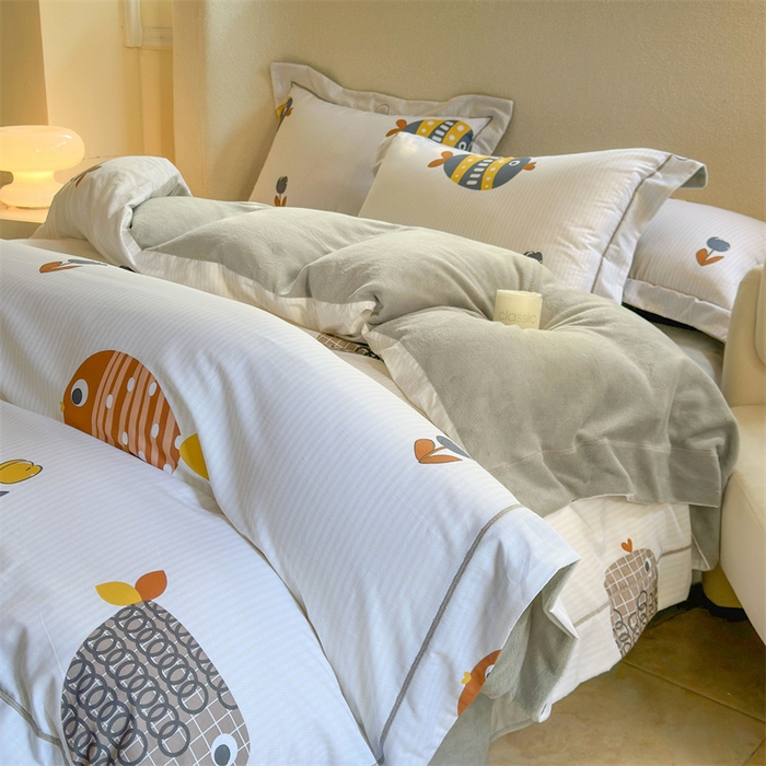 91家纺网 家纺一手货源 找家纺 7V 2025新款A纯棉B牛奶绒轻奢大宽边一字绣四件套A类133*76全棉喷气宽幅长绒棉高克重全工艺牛奶绒 罗非鱼