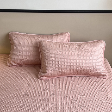 91家纺网 家纺一手货源 找家纺 羽爱家纺 2024新款A类莫代尔宝宝绒床盖三件套 粉玉