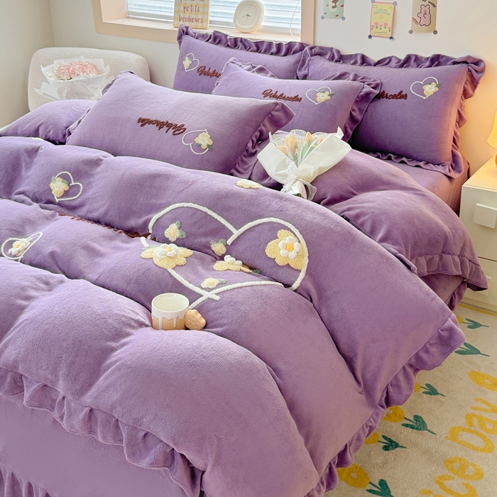 91家纺网 家纺一手货源 找家纺 金米诺 2024新款牛奶绒毛巾绣四件套 紫色