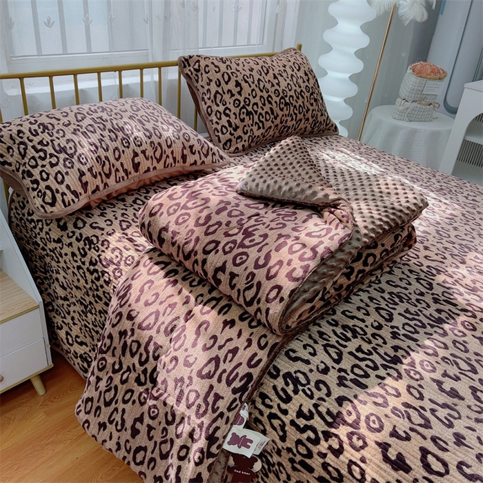 91家纺网 家纺一手货源 找家纺 暖居 2024新款牛奶绒豆豆被床盖四件套 经典豹纹