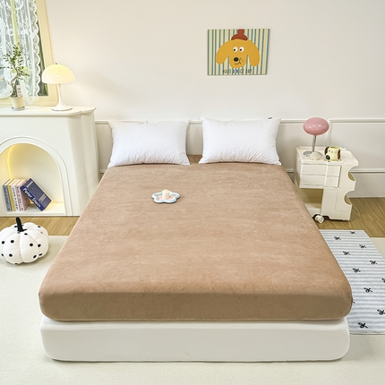 觅妮家纺 2025新款全消光200g保暖牛奶绒纯色简约款床笠 咖色