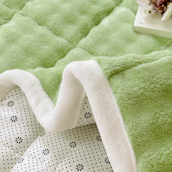 91家纺网 家纺一手货源 找家纺 卡伦家纺 2025新款兔毛绒高克重保暖床垫床褥 薄荷绿