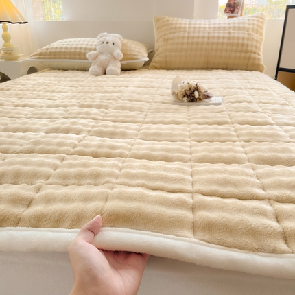卡伦家纺 2025新款兔毛绒高克重保暖床垫床褥 浅咖驼