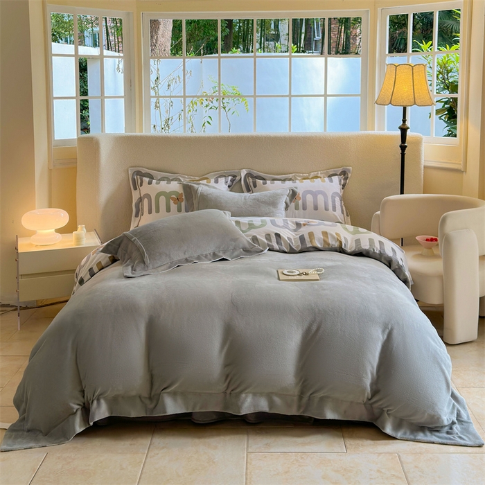 91家纺网 家纺一手货源 找家纺 7V 2024新款单件被套A纯棉B牛奶绒轻奢大宽边一字绣A类133*76全棉喷气宽幅长绒棉高克重全工艺牛奶绒 字母控