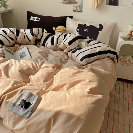 91家纺网 家纺一手货源 找家纺 繁花家居 2024新款亲肤舒适卡通印花水洗棉四件套 黑条猫