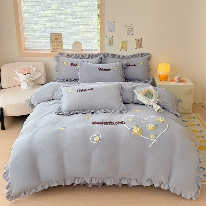 91家纺网 家纺一手货源 找家纺 金米诺 2024新款牛奶绒毛巾绣四件套 高级灰