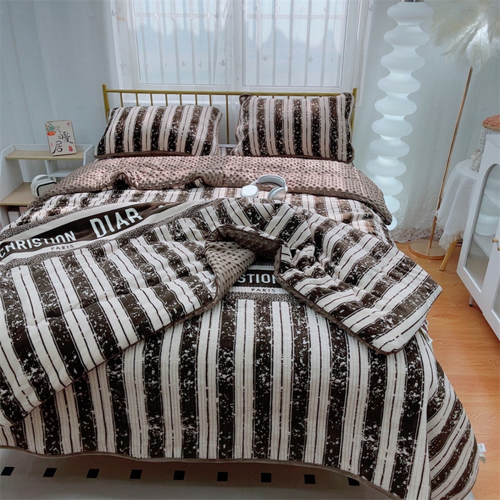 91家纺网 家纺一手货源 找家纺 暖居 2024新款牛奶绒豆豆被床盖四件套 印象