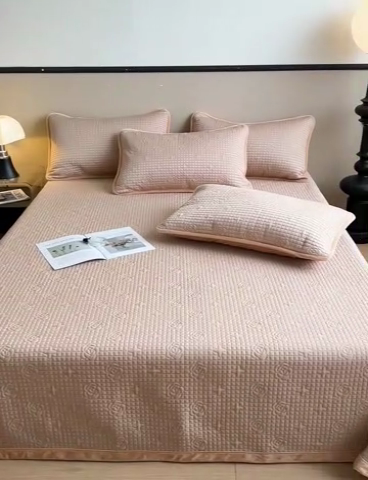 91家纺网 家纺一手货源 找家纺 羽爱家纺 2024新款A类莫代尔宝宝绒床盖三件套 卡其色