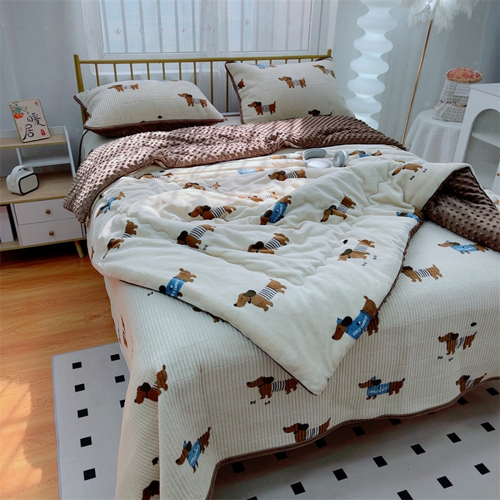 91家纺网 家纺一手货源 找家纺 暖居 2024新款牛奶绒豆豆被床盖四件套 香肠狗