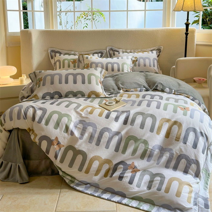 91家纺网 家纺一手货源 找家纺 7V 2025新款A纯棉B牛奶绒轻奢大宽边一字绣四件套A类133*76全棉喷气宽幅长绒棉高克重全工艺牛奶绒 字母控