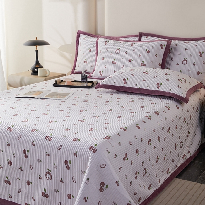 91家纺网 家纺一手货源 找家纺 莎果家纺 2025秋冬一面天丝一面绒高温砂洗床盖三件套 樱桃兔