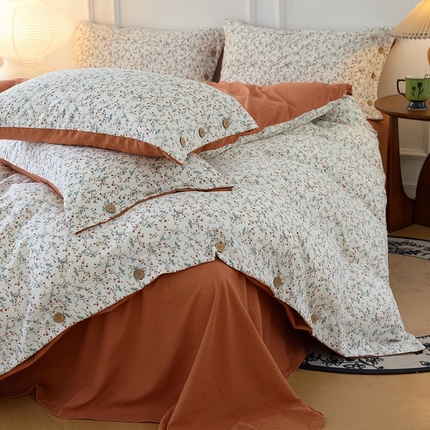 91家纺网 家纺一手货源 找家纺 （总）yyds网供 2024新款小碎花纽扣款田园风四件套非全棉纯棉日式水洗棉三件套花卉