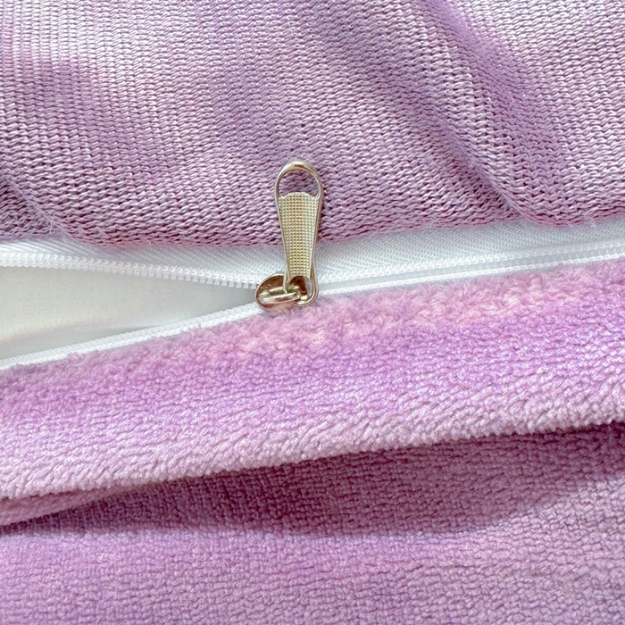 91家纺网 家纺一手货源 找家纺 金米诺 2024新款牛奶绒毛巾绣四件套 紫色