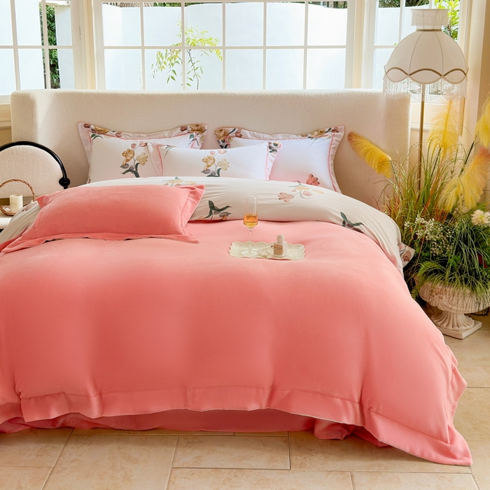 91家纺网 家纺一手货源 找家纺 7V 2024新款单件被套A纯棉B牛奶绒轻奢大宽边一字绣A类133*76全棉喷气宽幅长绒棉高克重全工艺牛奶绒 忆梦