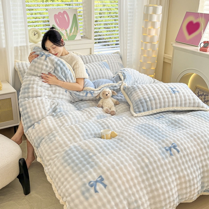 91家纺网 家纺一手货源 找家纺 金喜 2024新款泡泡牛奶绒四件套-欧帝莎 泡泡牛奶绒-拾忆蓝